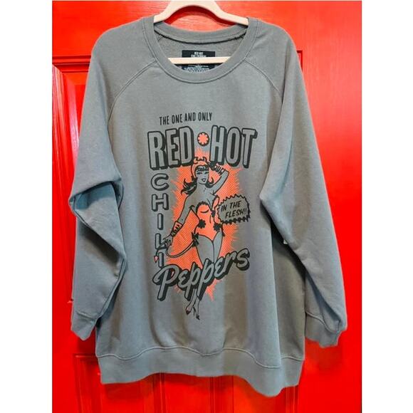 Torrid 3 (3X 22/24) Red Hot Chili Peppers Cozy Fleece Pullover Pin Up Sweatshirt - Picture 1 of 2